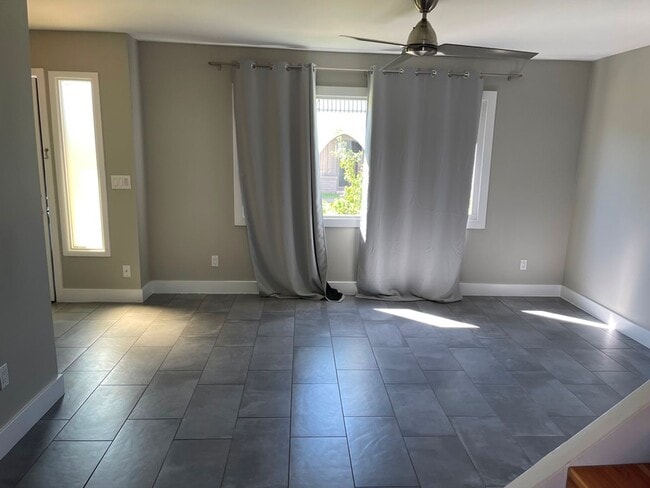 Photo - 2927 E Fairmount Ave Townhome