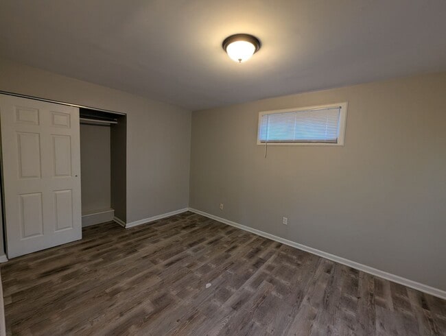 Building Photo - Lovely on Lorna