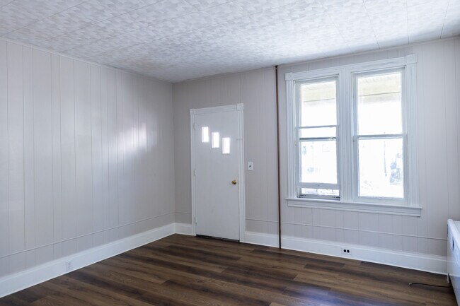 Foto del edificio - 208 W Carpenter Ave