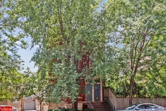 Building Photo - 2531-2533 W Augusta Blvd