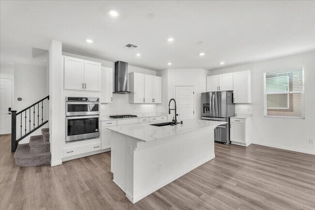 Foto del edificio - Gorgeous Five Bedroom in the SW! Solar panels!