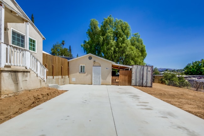 Foto del edificio - 9177 Creekford Dr