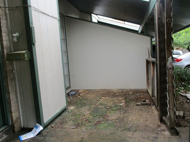 Building Photo - 2607 San Sabastian Cir
