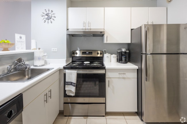 Building Photo - 445 N Peshtigo Ct