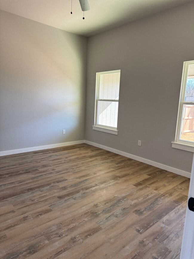 Building Photo - 325 Tombstone Rd