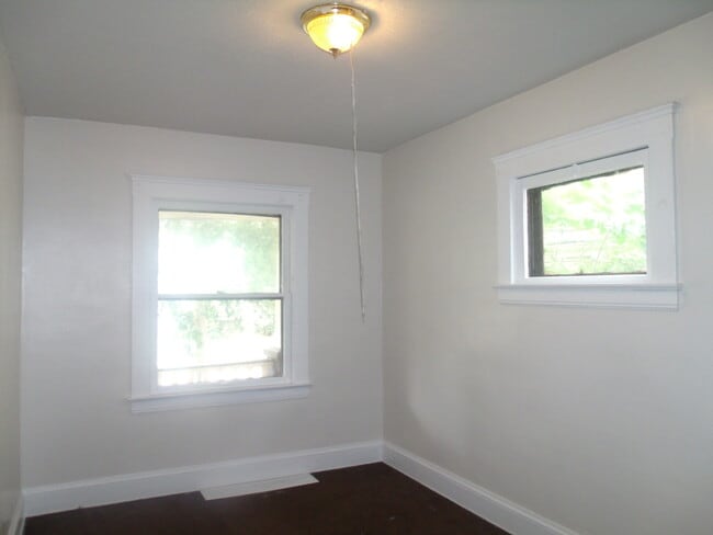 Building Photo - 1909 Treadway Ave