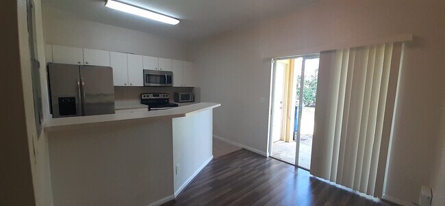 Building Photo - 202 S Santa Catalina Cir