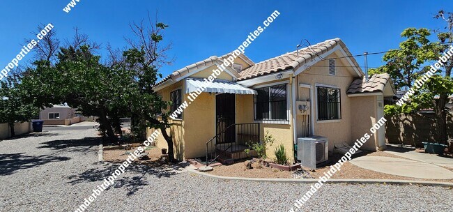 Foto del edificio - 607 Delamar Ave NW