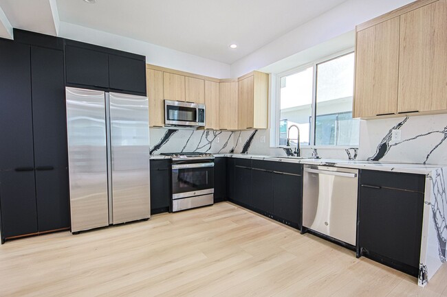 Foto del edificio - 11730 Gilmore St