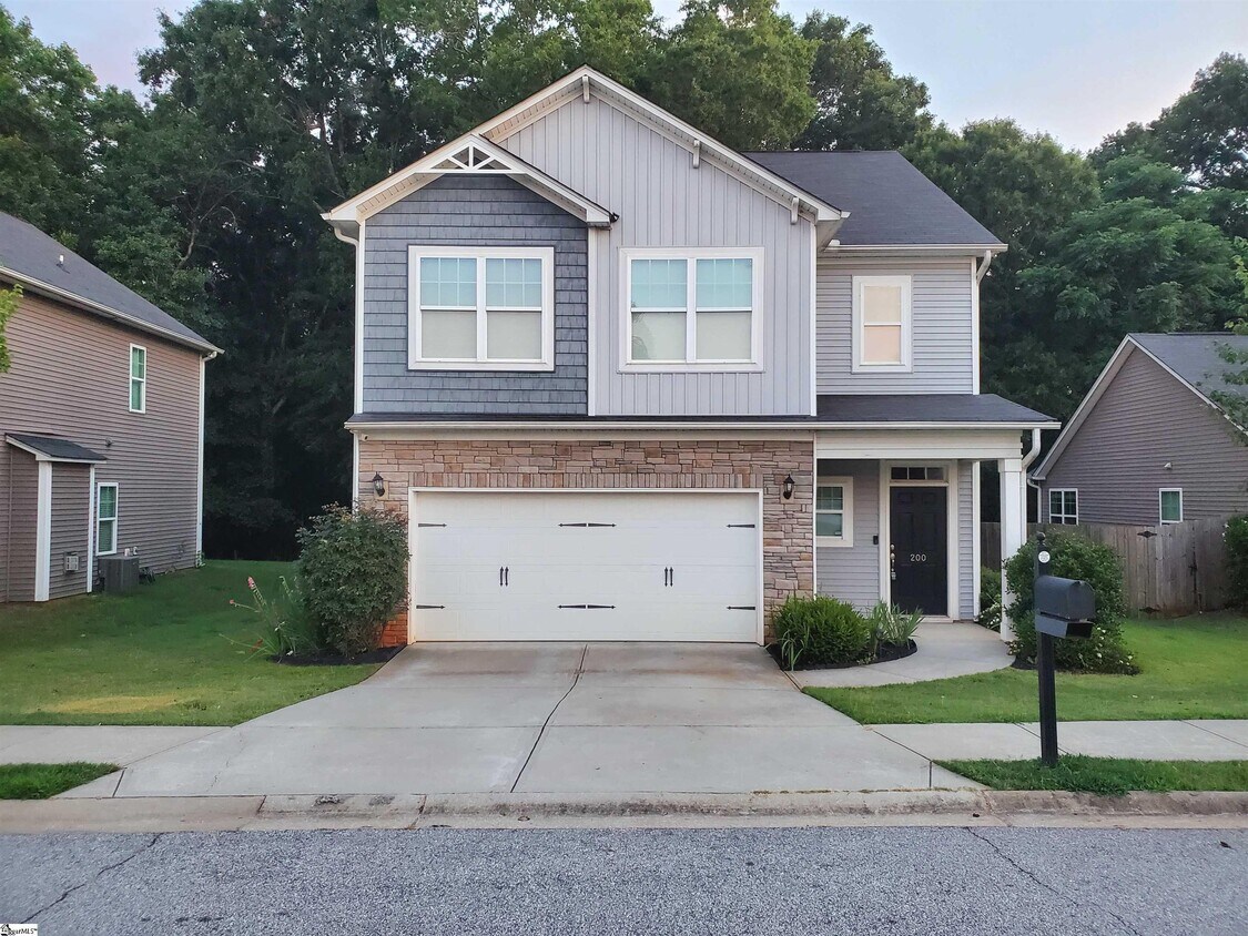 Foto principal - 200 Rivers Edge Cir