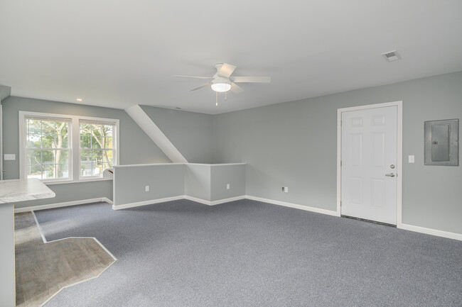 Building Photo - 20 Philo Curtis Rd