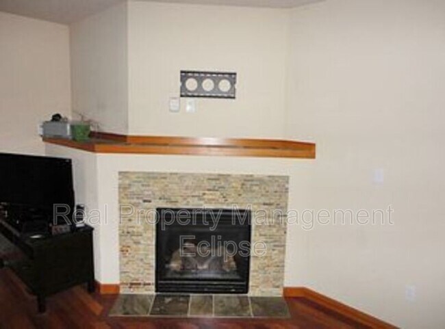 Foto del edificio - 3912 California Ave SW