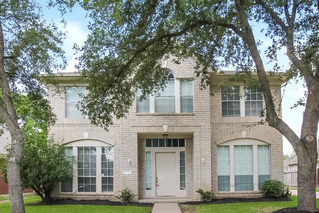 Building Photo - 17902 Scenic Oaks Dr