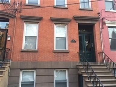 Foto principal - 263 4th St