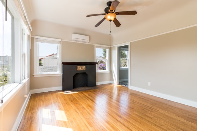 Building Photo - 3814 Centre St