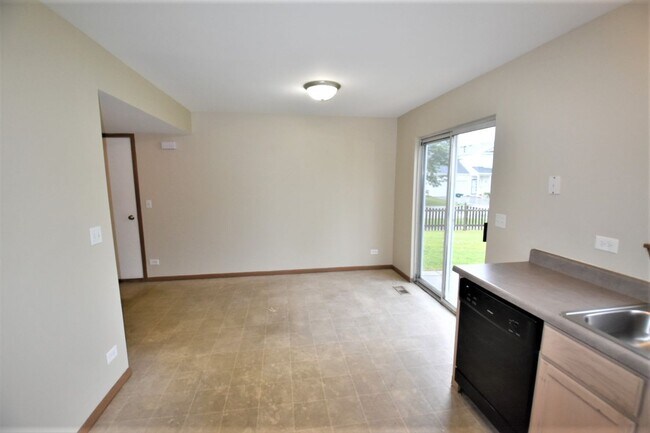 Building Photo - 379 E Springwood Ct