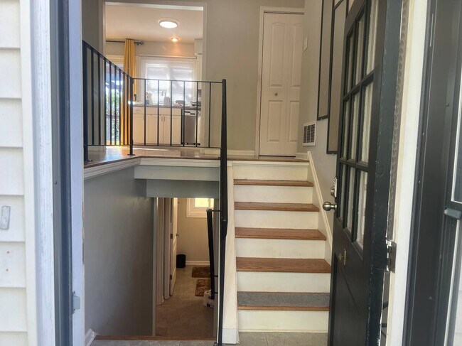 Foto del edificio - 325 Rockhurst Rd