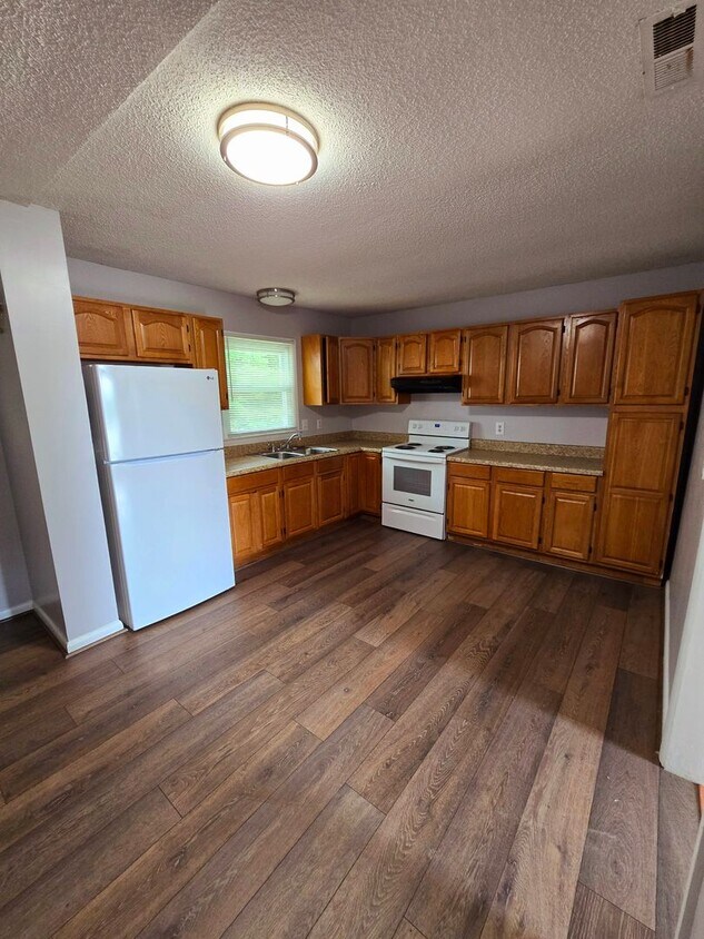 Primary Photo - Must See 3 Bedroom Home Available for Imme...