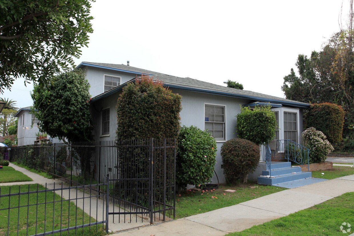 Building Photo - 802 Raymond Ave