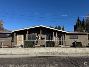 Building Photo - 127 Hillside St