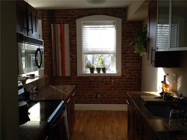 Building Photo - 373 Moreland Ave NE