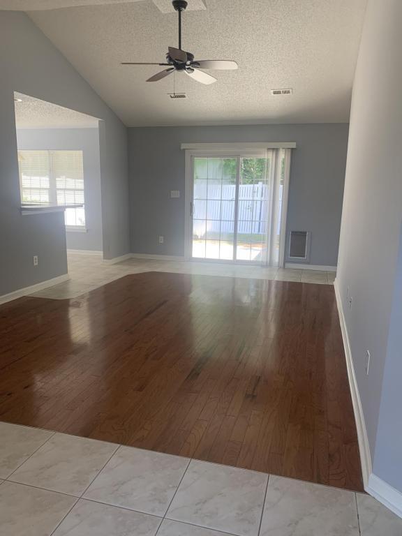 Foto del edificio - 108 Marsh Rabbit Dr