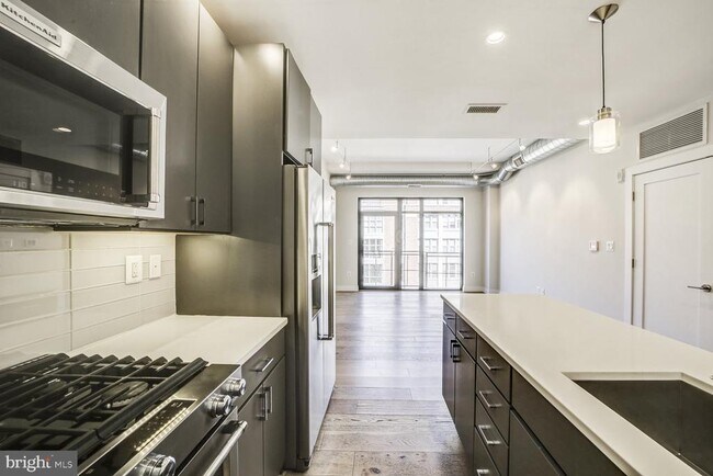 Foto del edificio - 301 H St NE