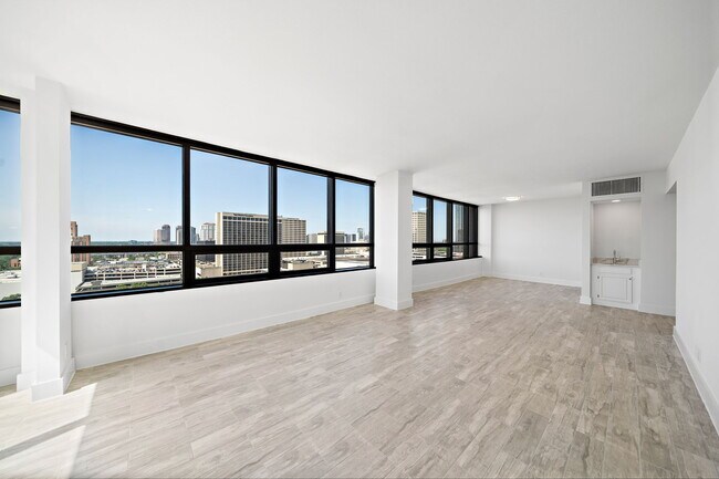 Building Photo - 5150 Hidalgo St