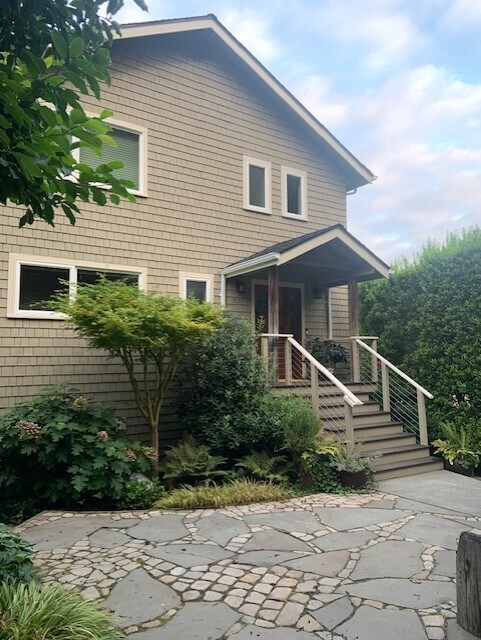 Entrance to house - 7117 Beach Dr SW