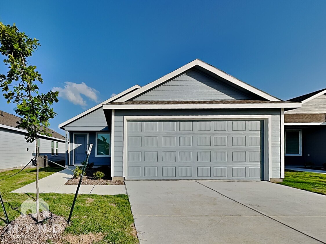 Primary Photo - 1262 Basswood Dr