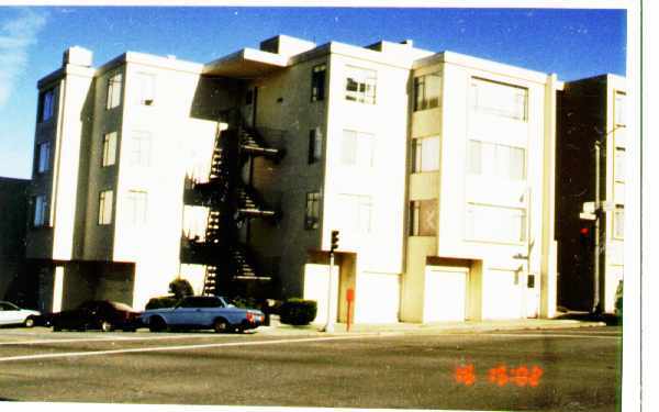 Building Photo - 838 Anza St