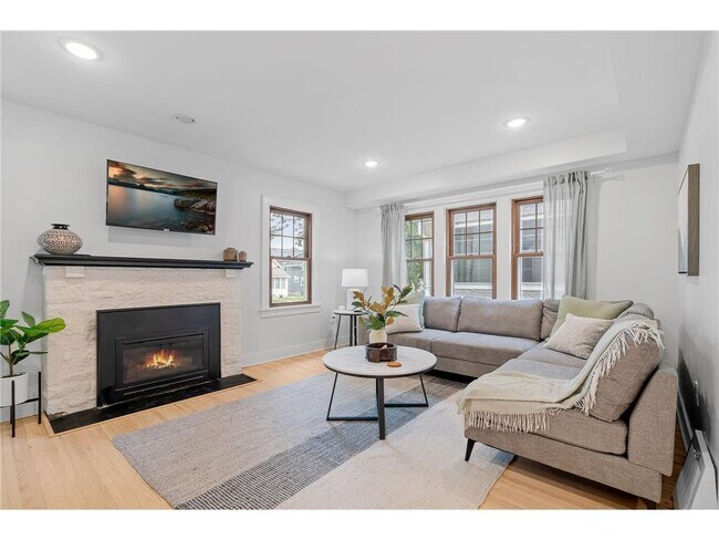 Foto del edificio - 5216 Drew Ave S