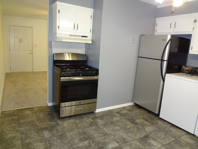 Kitchen view to living room - 529 Hillsborough St