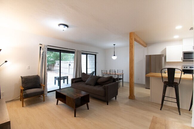 Foto del edificio - 1058 SW 6th Dr