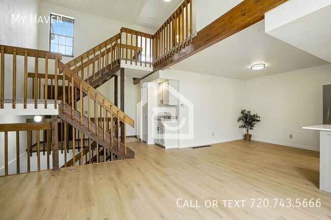 Foto del edificio - 10830 W Evans Ave