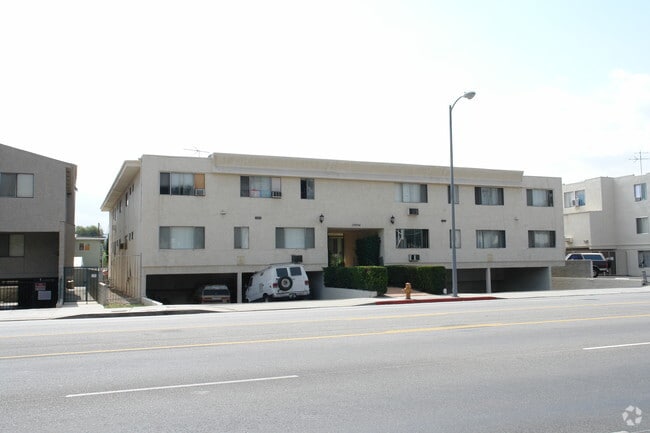 Building Photo - The Calcutta Apartments