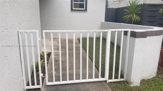 Foto del edificio - 15564 SW 63rd Ter