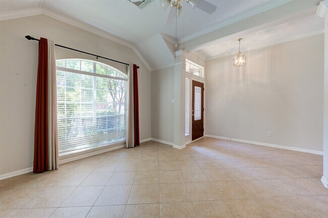 Foto del edificio - 9026 Robinhoods Well Dr
