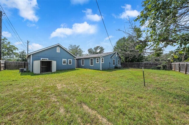 Building Photo - 2930 FM971