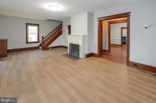 Building Photo - 501 Summit Ave