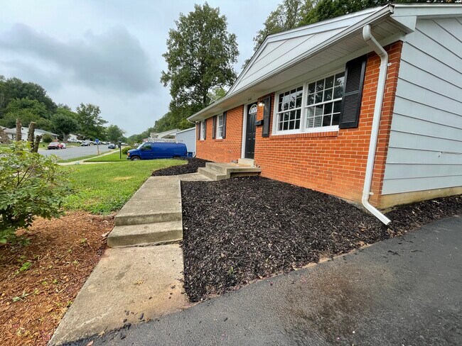 Building Photo - 4140 Granby Rd