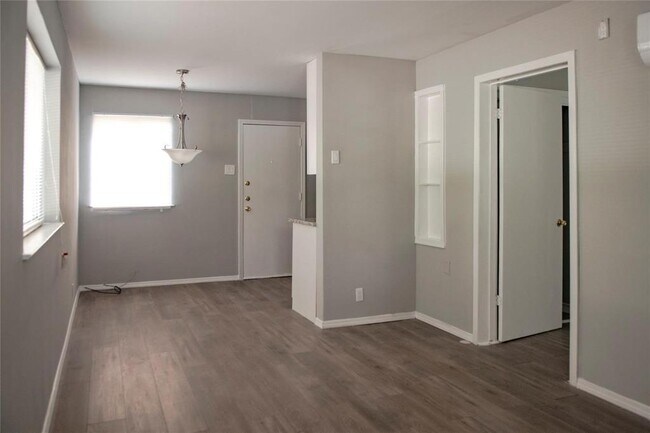Foto del edificio - 3310 Douglas Ave