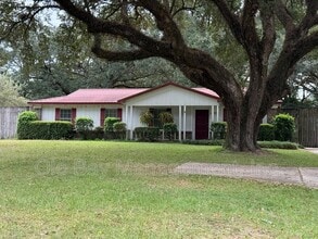 Building Photo - 1813 E Oakado Dr