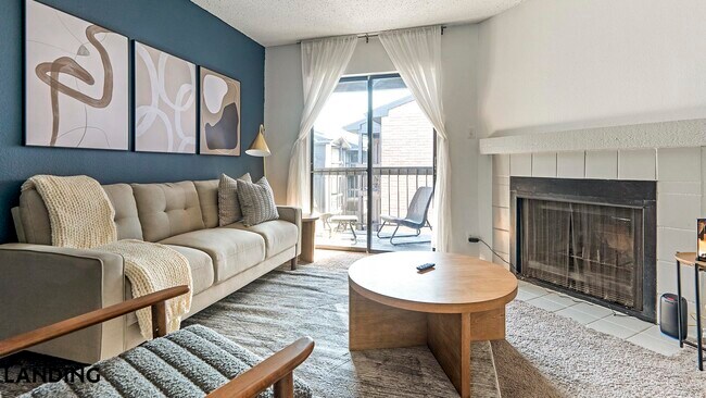 Foto del edificio - 1071 Clayton Ln