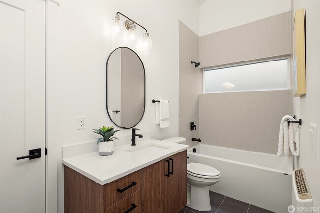 Foto del edificio - Brand new 4 bedroom, 3 bath, 2769 sqft.  2 car garage, EV ready.