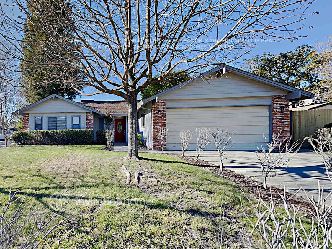 Foto principal - 2900 Christopher Ct