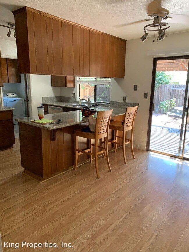 Foto del edificio - 2 br, 2 bath House - 3313 Monterey Avenue