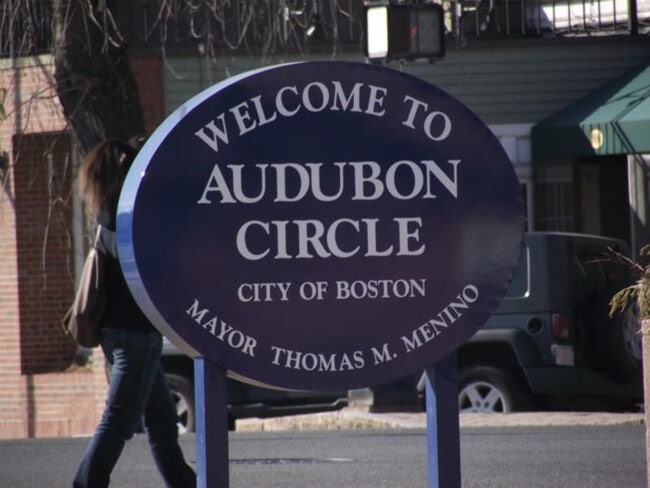 Foto del edificio - 879 Beacon St