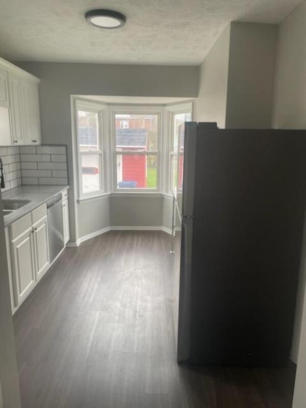 Foto del edificio - 3896 Parkdale Rd