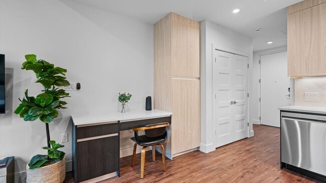 Building Photo - 5515 Humming Bird Ln